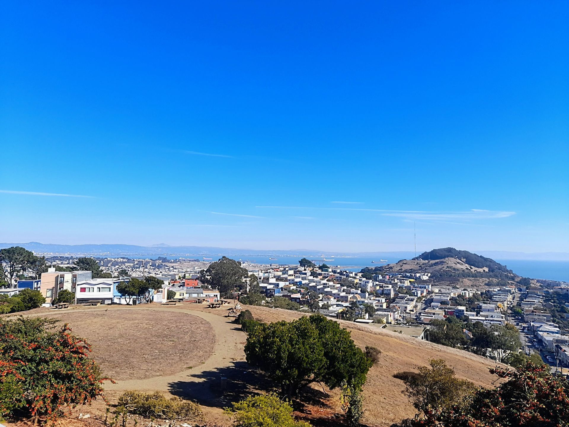 Blick vom McLaren Park auf den Bayview Park, die Bucht und die Stadt San Francisco