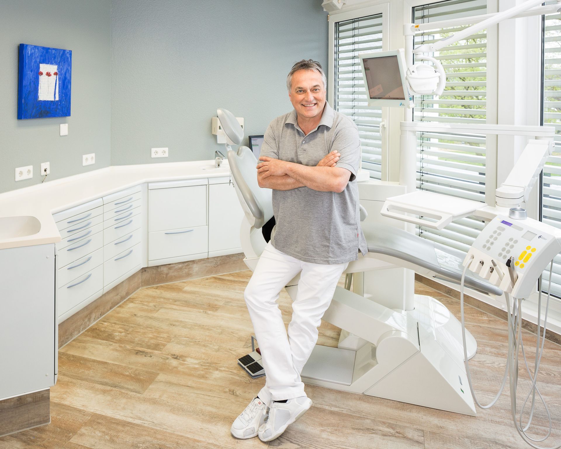 Businessfoto, Corporate-Porträt-Foto, Media-Porträt-Foto für Jürgen Gaberle für die Zahnarztpraxis, https://zahnarzt-viersen.de/