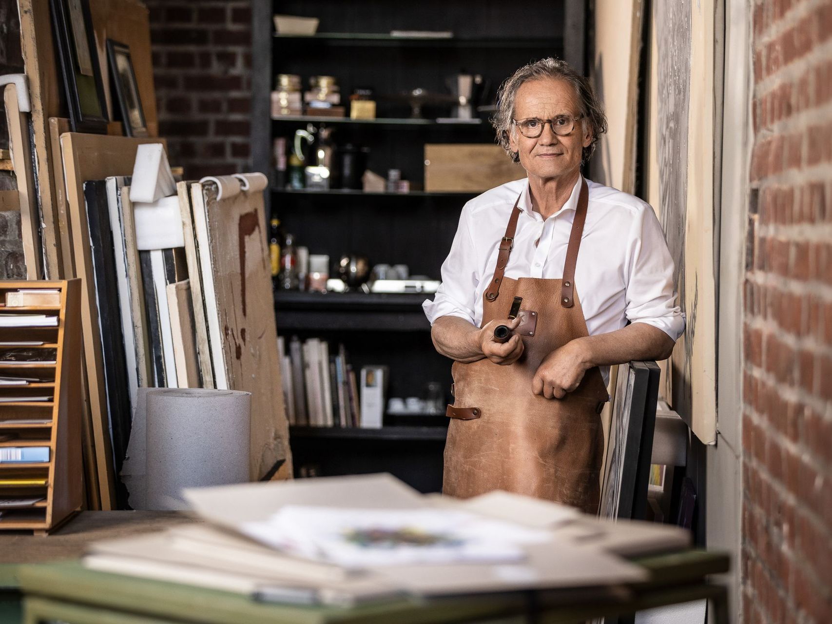 Künstler-Portrait-Foto und Media-Porträt-Foto von Raimund Rabenhorst im Schorns Atelier in Viersen