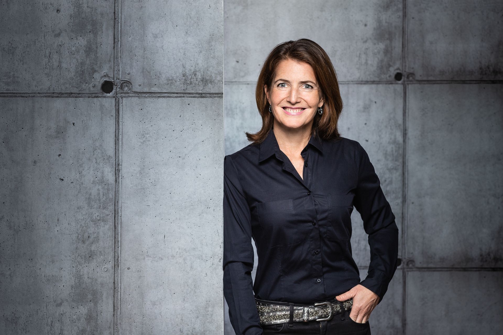 Businessfoto und Media-Porträt-Foto im Studio für Unternehmen, Freiberufler, Künstler, Social-Network-Foto für XING, LinkedIn, Facebook, Instagram etc.