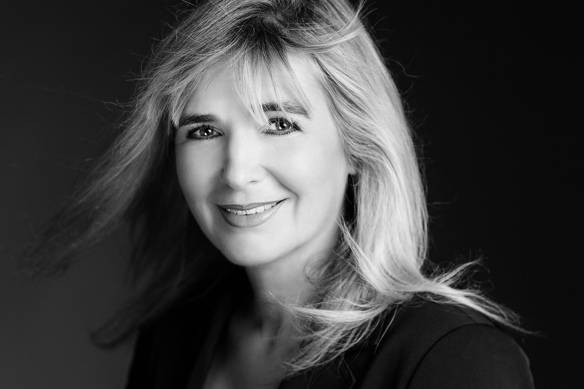 Editorial-Portrait-Foto, Modedesignerin, Fotostudio für Fachzeitschrift, Textil-Wirtschaft