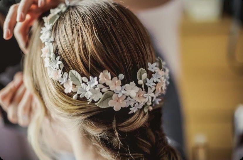 tienda coronas de flores de porcelana fría