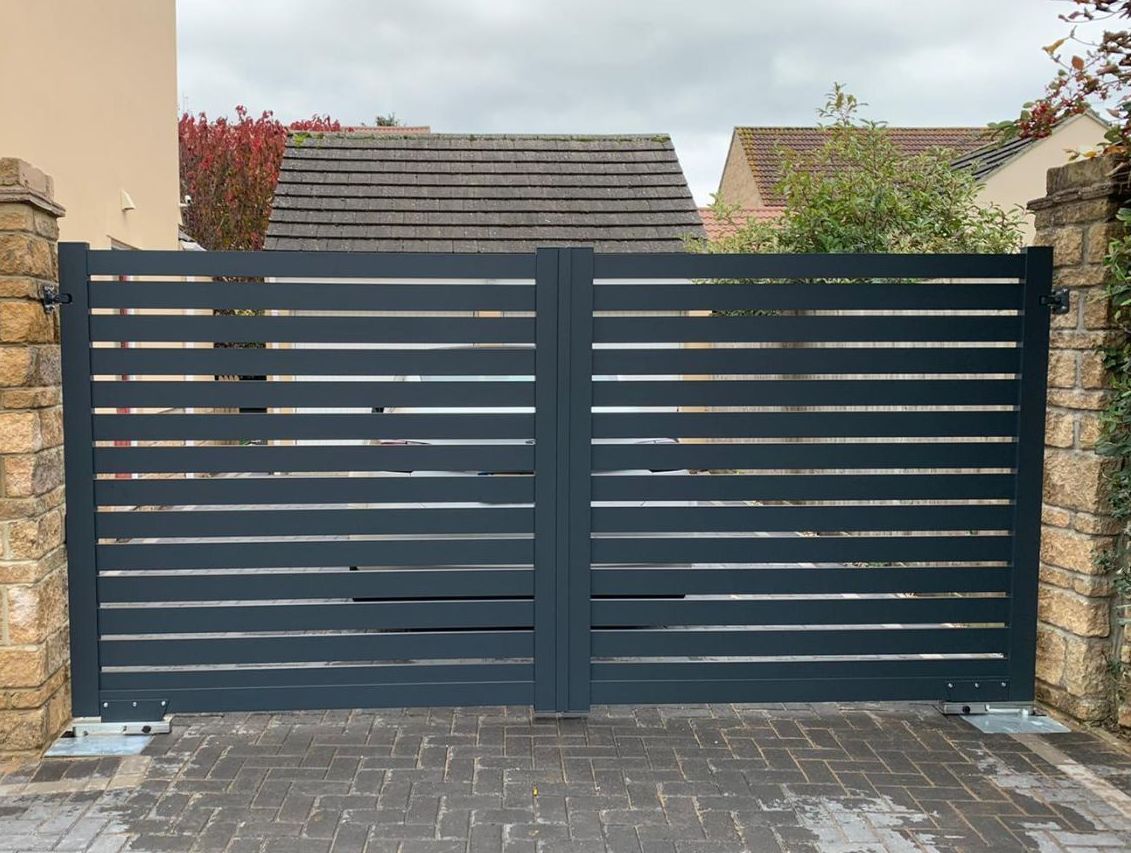 Slatted aluminium gates