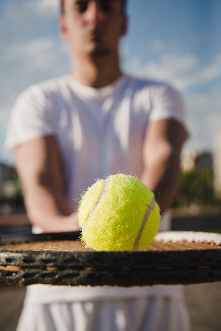 Tennisunterricht für alle Alters- & Leistungsstufen mit Joél Heiniger