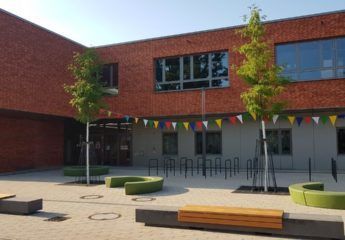 Die Grundschule Am Jungfernsee wird gezeigt.