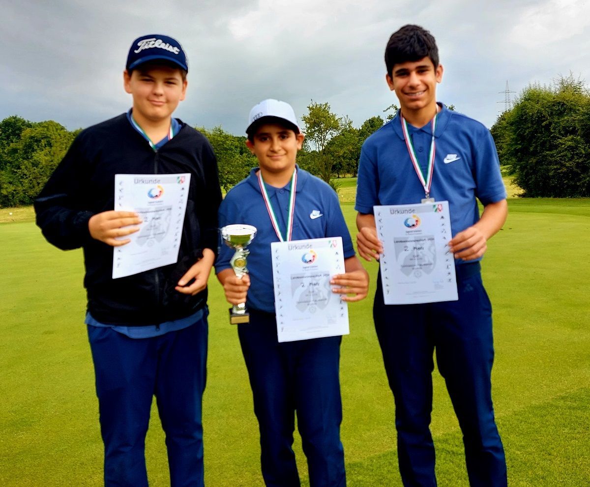 Teilnehmer mit Urkunden