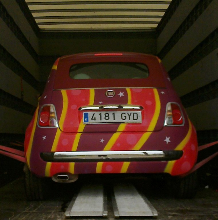 Tematización de Fiat Cinquecento para la promoción del musical Hair