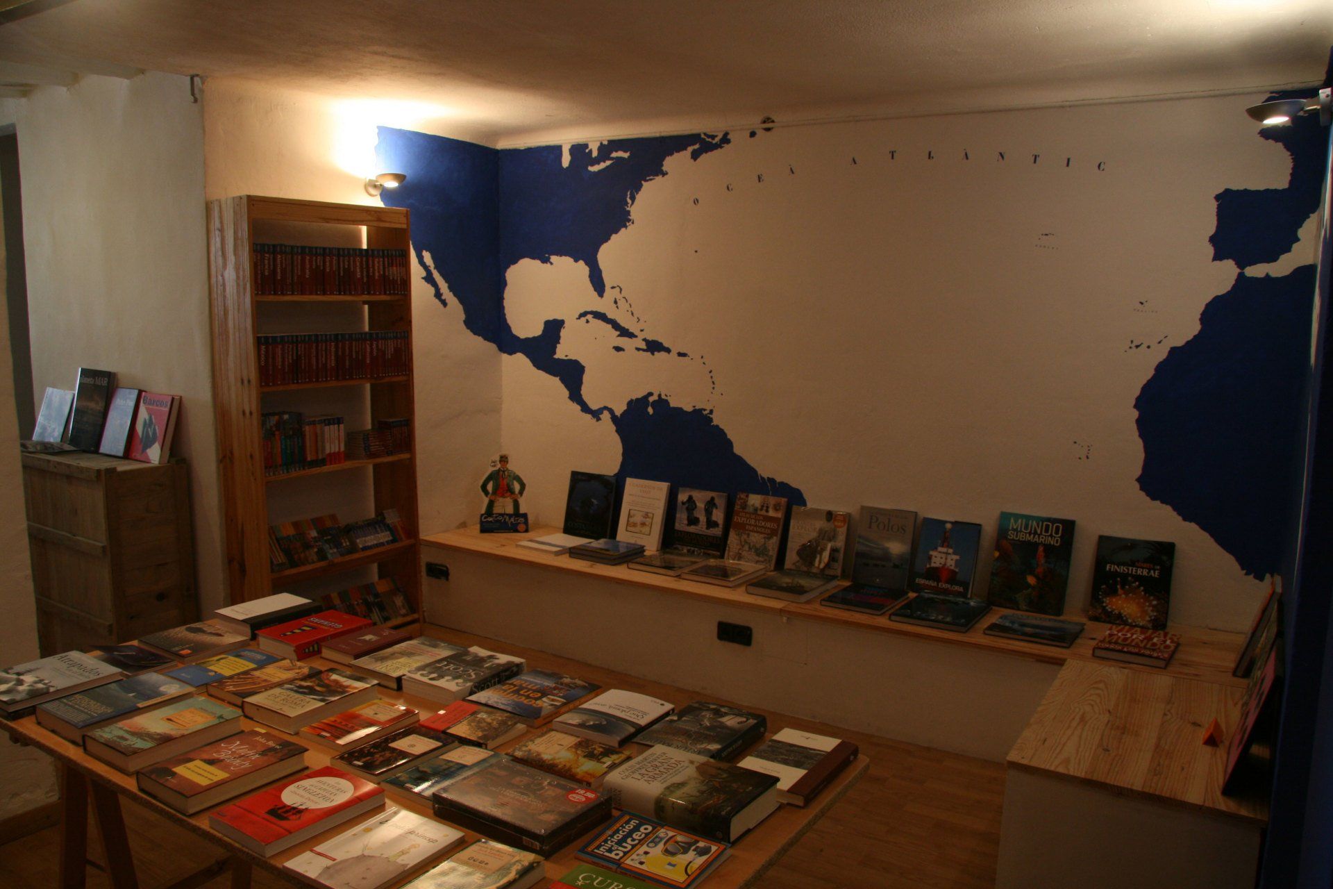 Pintura mural para la libreria náutica Espai Mar en Barcelona