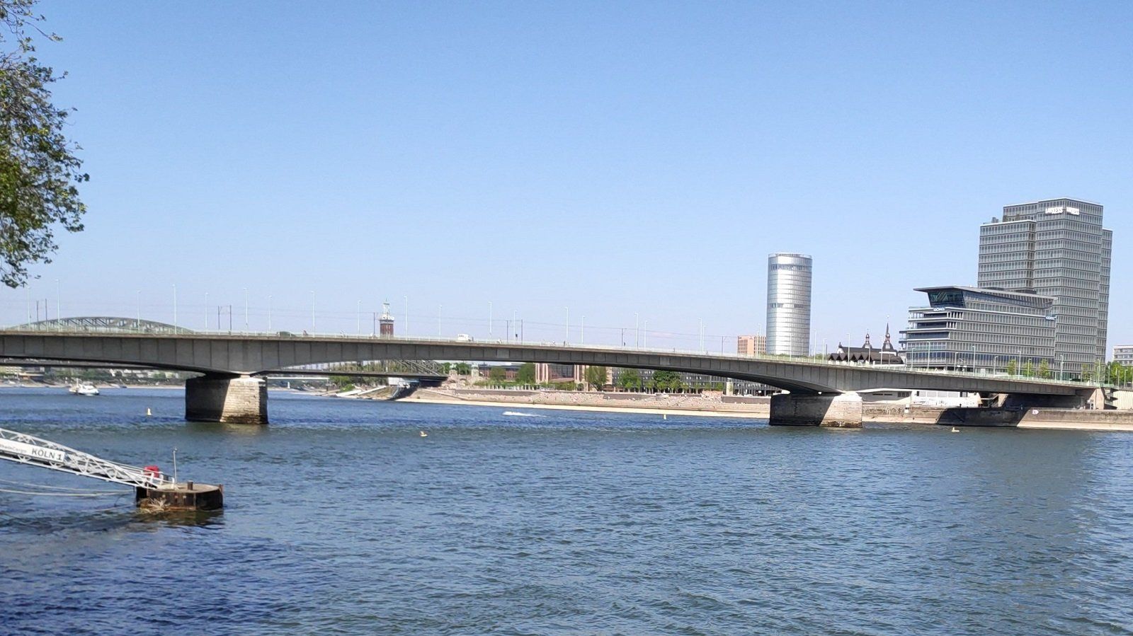 Die Deutzer Brücke Köln