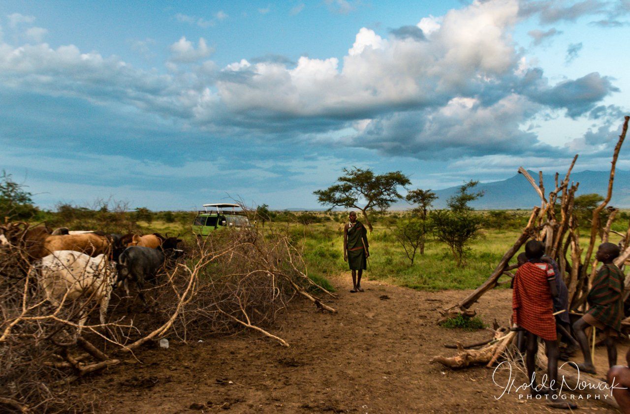 Karamajong, Karamoja, Karatunga, Uganda, Gorilla, Birding, Travel, Uganda Safaris, Mountain Gorillas, Gorilla Tracking, Gorilla Trekking, Uganda Tours, Uganda Tour Operators, Uganda Roundtrip, Uganda Reise, Uganda Trips, Uganda travel, Uganda Grouptrips, Uganda Gruppenreise, nature responsible, Kidepo, Mburo, Murchison, Bwindi, Kibale