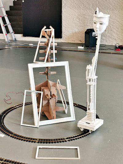 Foto: Felix Grundhöfer Installation „Kreisende Gedanken