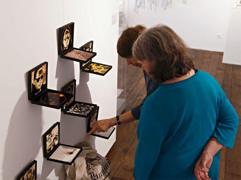 Filmstill des Videos zu den Vernissagen