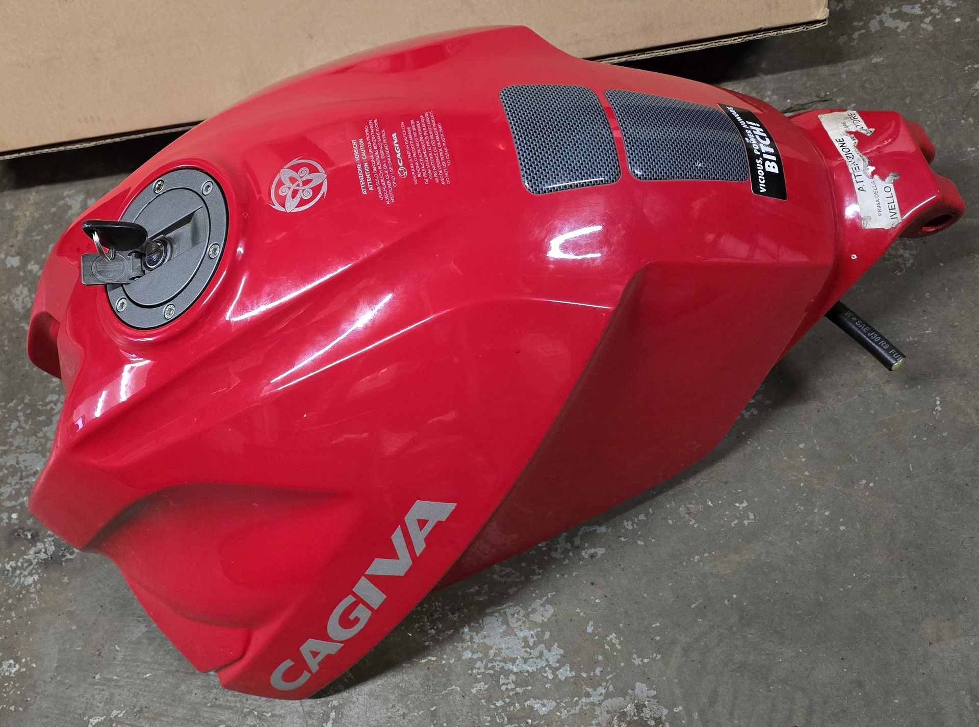 Motorcycle fuel tank