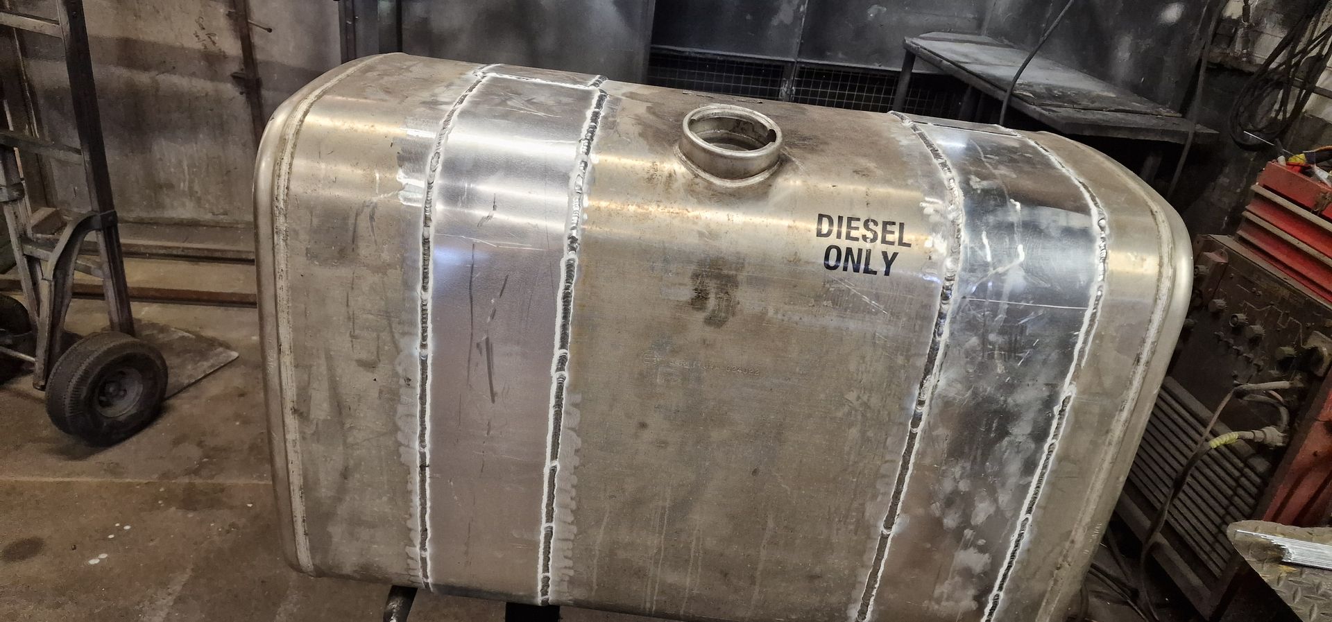 Vehicle fuel tank repair