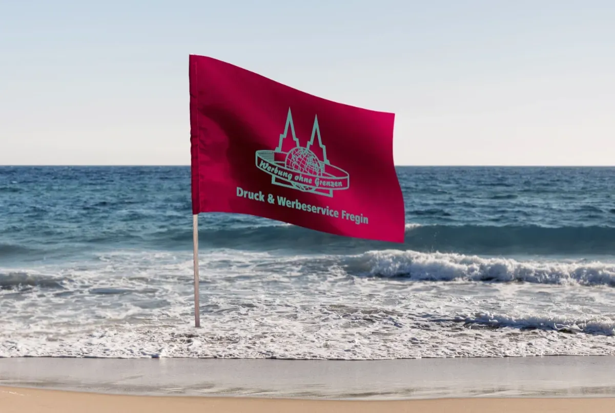 Ein echter Blickfang sind unsere bedruckten Beachbanner, Beachflags und Liegestühle, weil sie Ihr Unternehmen perfekt in Szene setzen.