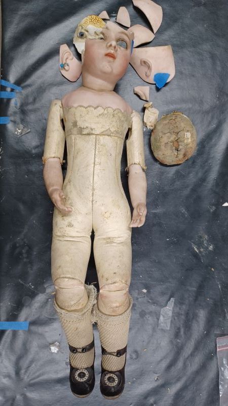 Poupée Bru période Henry Chevrot avec morceau manquant