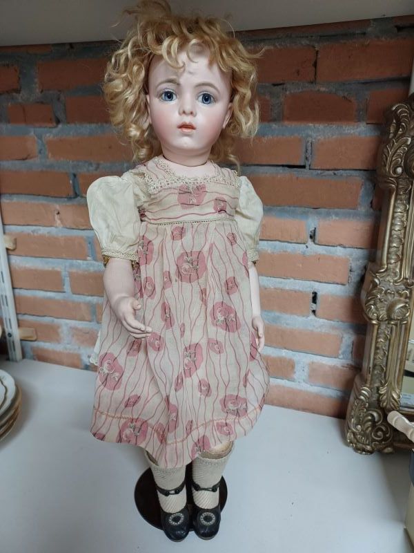 Restauration Poupée ancienne Bru période Henry Chevrot avec morceau manquant