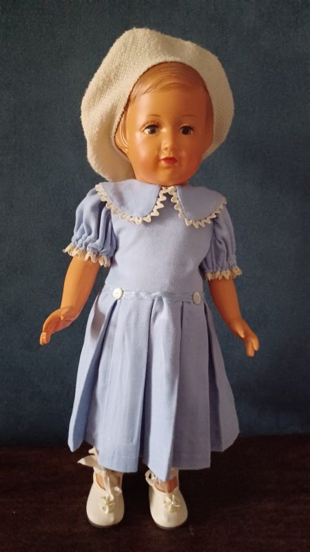 poupée Françoise en celluloïd Modes et Travaux