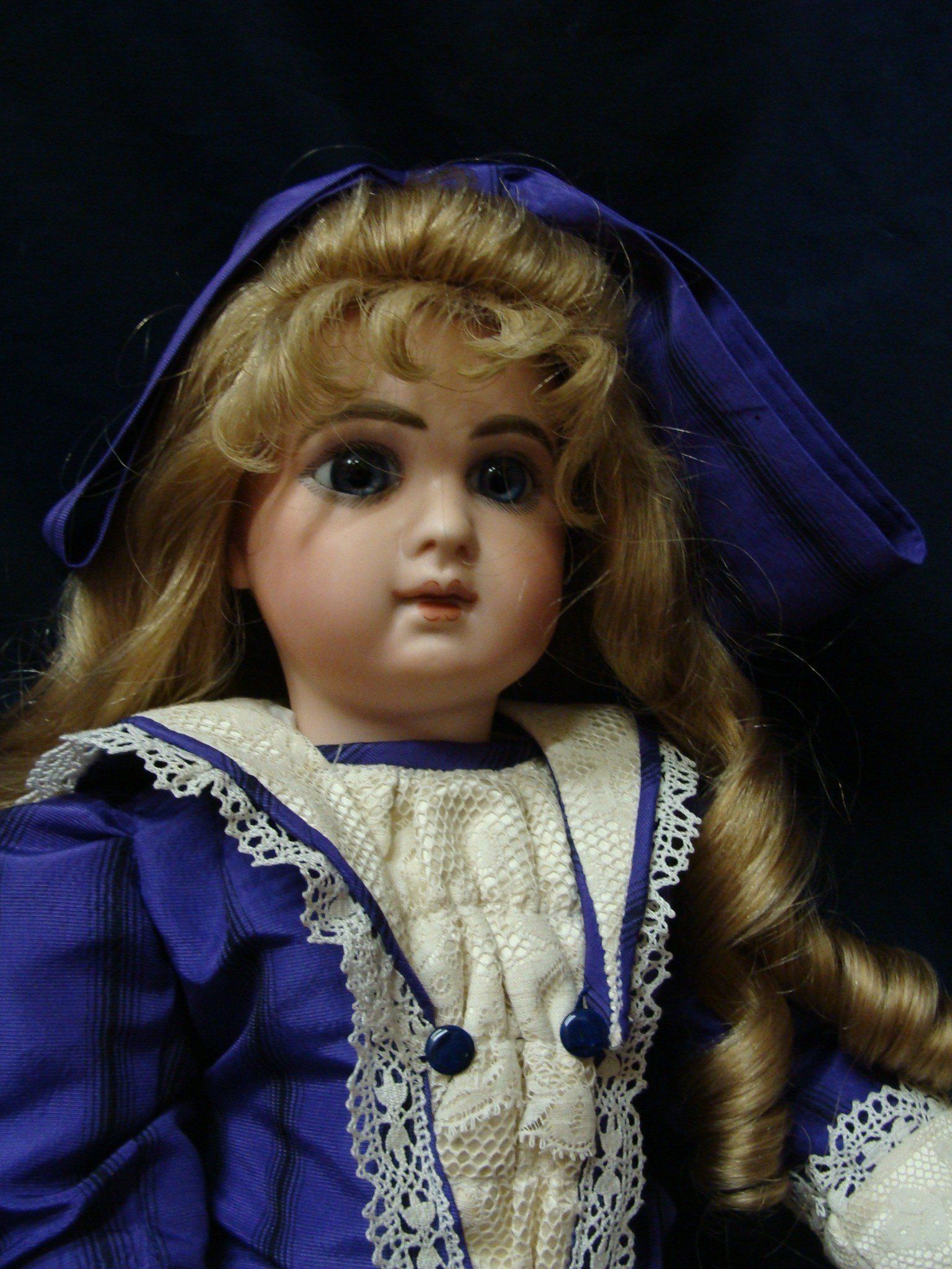 poupée jumeau restaurée habillée
