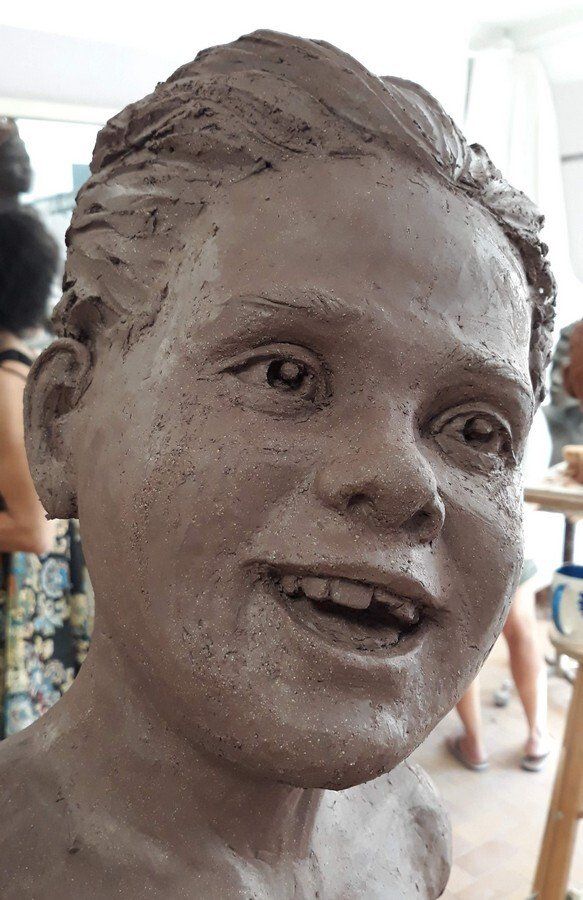 Pierre sculpture en cours