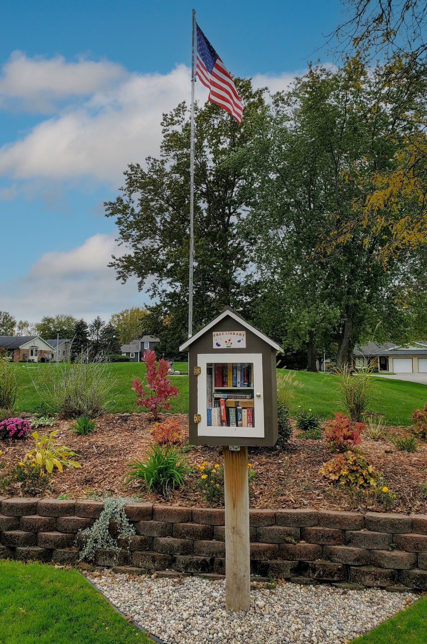 Book Nook tiny library 2