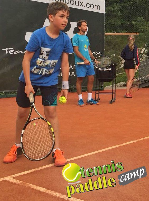 Campamento de tenis y pádel