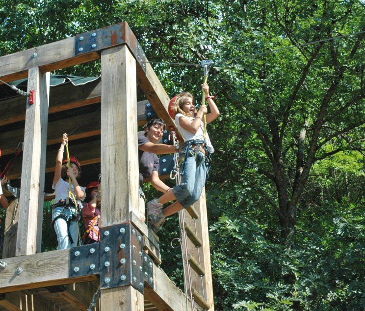 Campamento deportes de aventura - Tirolina