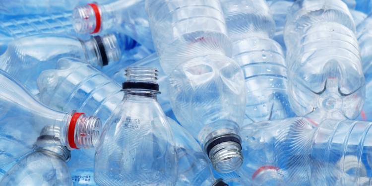Pour la plasturgie une seule organisation représentative de la plasturgie  s'est déclarée favorable à la consigne pour les bouteilles en plastique