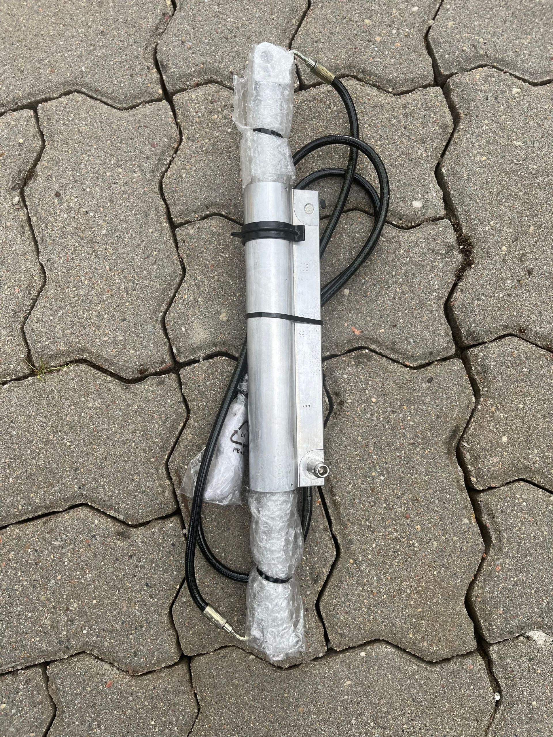 Porsche 911 (996/997): convertible roof cylinder leak repair