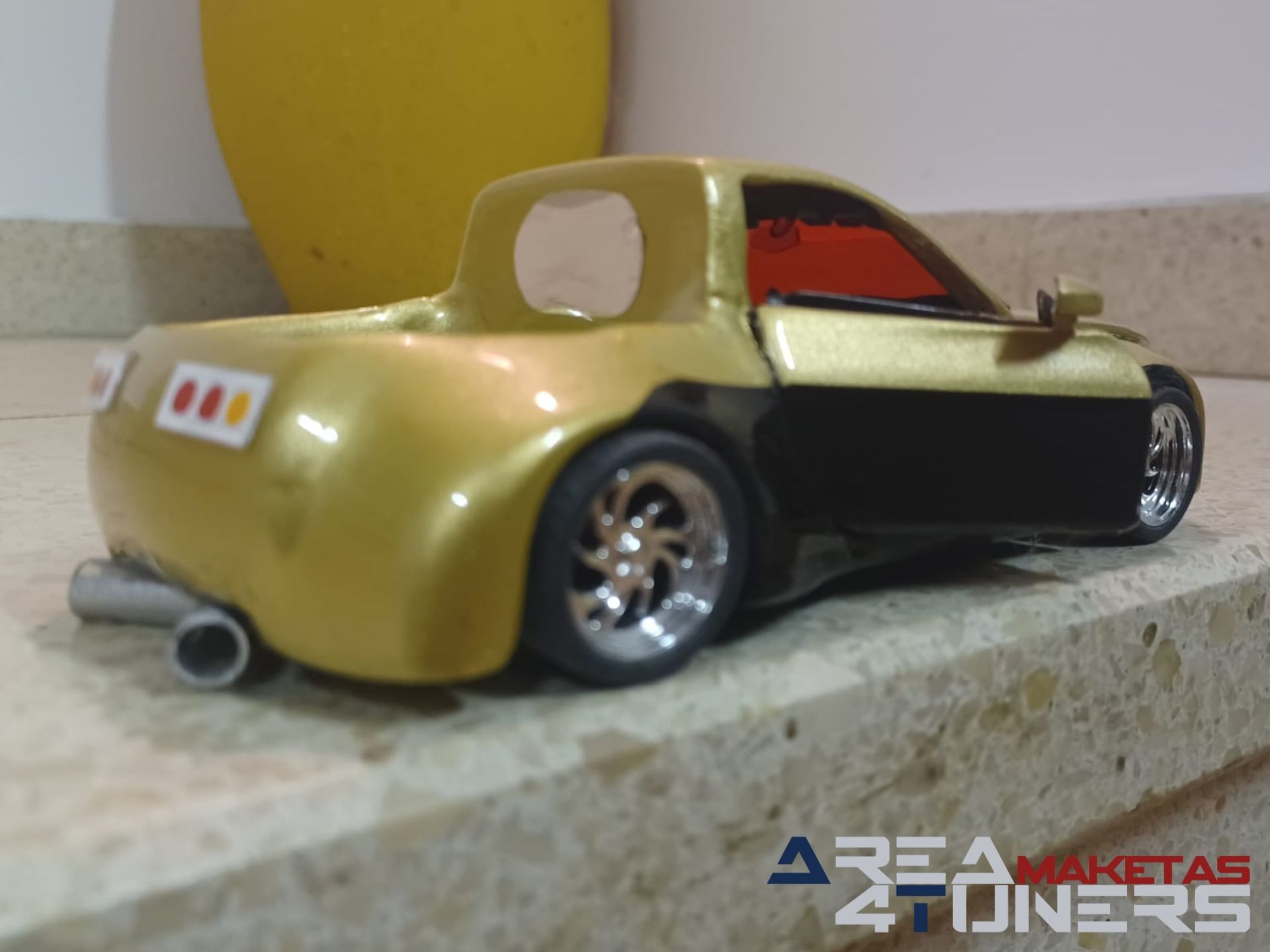 Reportaje maqueta coche Tuning Nissan 350z Explicit Pickup Imagen perteneciente al reportaje de la revista Area4tuners.es sobre una maqueta de coche Tuning 1:24 Nissan 350z Explicit Pickup