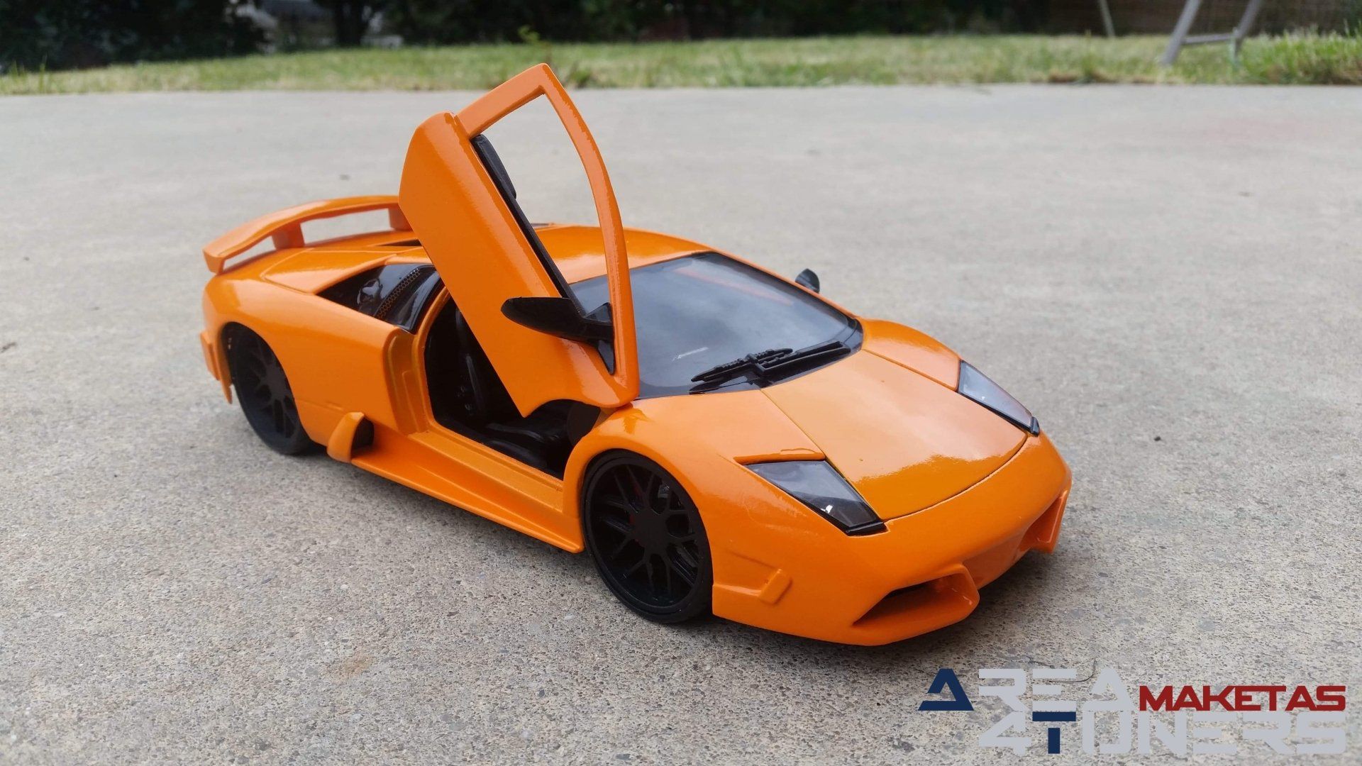 Reportaje maqueta Tuning Lamborghini Murciélago Fast8 Imagen perteneciente al reportaje fotográfico de la revista Tuning de publicación diaria Area4tuners.es sobre una maqueta Tuning  1:18 Lamborghini Murciélago