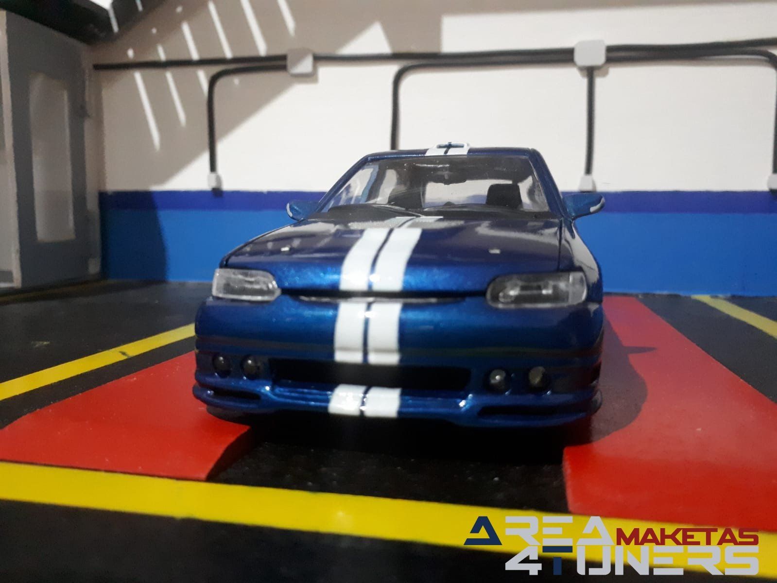 Reportaje maqueta Tuning Ford Escort Little Ocean Imagen perteneciente al reportaje fotográfico de la revista Tuning de publicación diaria Area4tuners.es sobre una maqueta Tuning 1:24 Ford Escort
