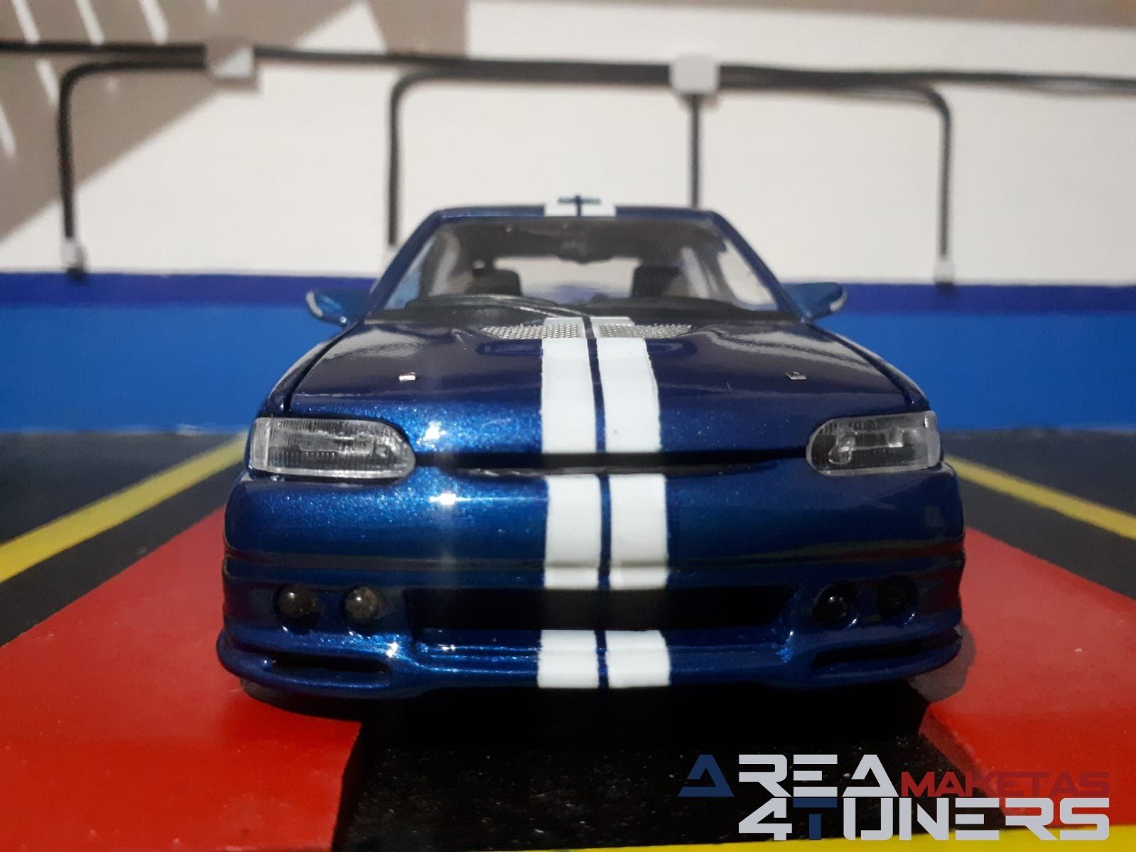 Reportaje maqueta Tuning Ford Escort Little Ocean Imagen perteneciente al reportaje fotográfico de la revista Tuning de publicación diaria Area4tuners.es sobre una maqueta Tuning 1:24 Ford Escort