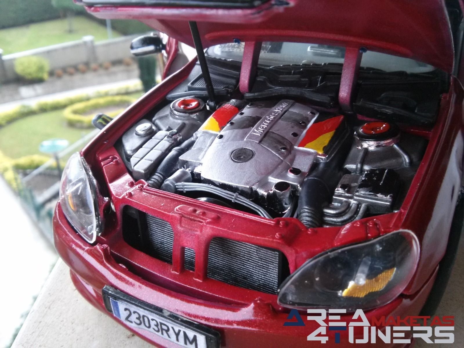 Reportaje maqueta Tuning Mercedes C55 A Mi Gusto Imagen perteneciente al reportaje fotográfico de la revista Tuning de publicación diaria Area4tuners.es sobre una maqueta Tuning 1:18 Mercedes C55 A Mi Gusto