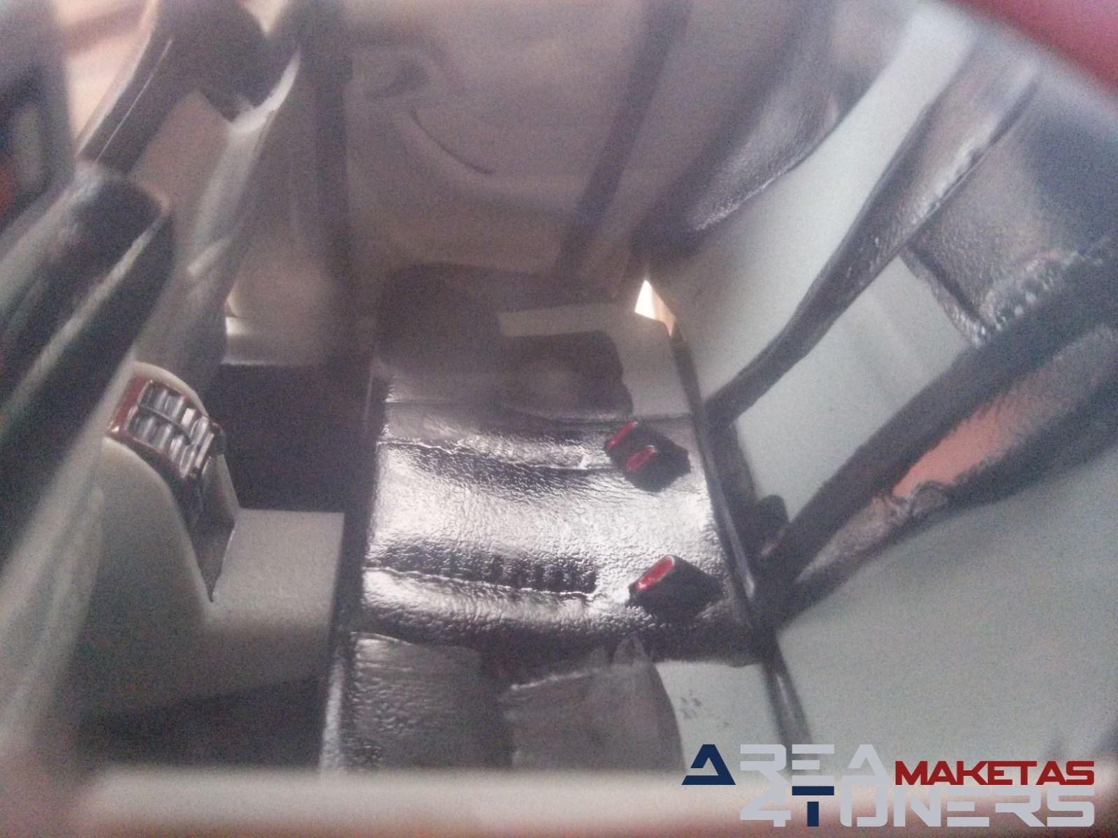 Reportaje maqueta Tuning Mercedes C55 A Mi Gusto Imagen perteneciente al reportaje fotográfico de la revista Tuning de publicación diaria Area4tuners.es sobre una maqueta Tuning 1:18 Mercedes C55 A Mi Gusto