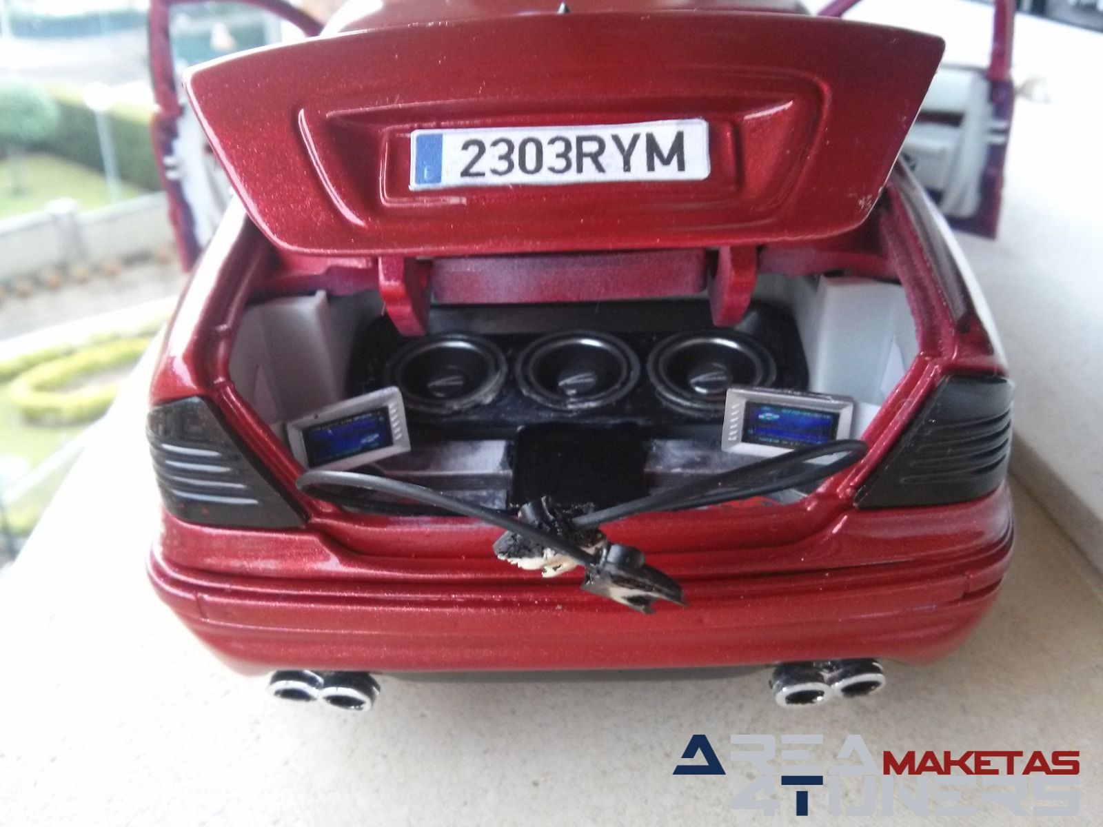 Reportaje maqueta Tuning Mercedes C55 A Mi Gusto Imagen perteneciente al reportaje fotográfico de la revista Tuning de publicación diaria Area4tuners.es sobre una maqueta Tuning 1:18 Mercedes C55 A Mi Gusto