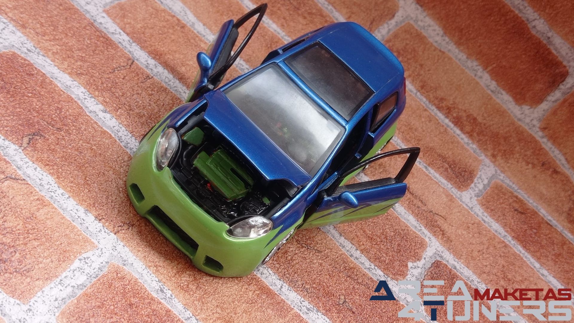 Reportaje maqueta Tuning Fiat Punto On Point Imagen perteneciente al reportaje fotográfico de la revista Tuning de publicación diaria Area4tuners.es sobre una maqueta Tuning  1:24 Fiat Punto On Point