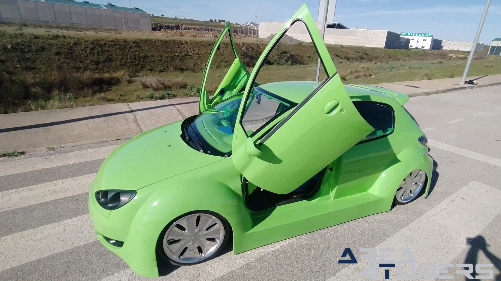 Imagen reportaje coche Tuning Peugeot 206 Mantis Imagen perteneciente al reportaje sobre coche Tuning, de la revista Area4tuners sobre un Peugeot 206