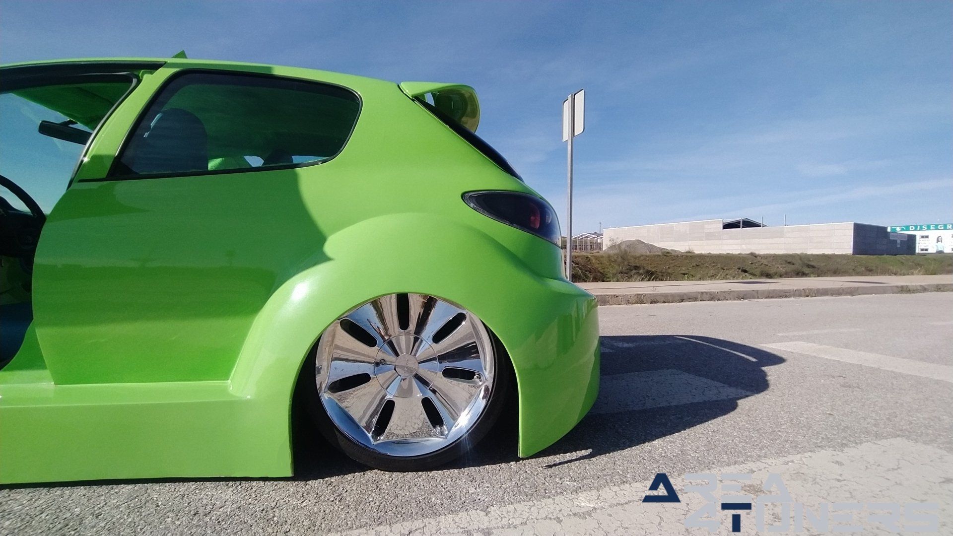 Imagen reportaje coche Tuning Peugeot 206 Mantis Imagen perteneciente al reportaje sobre coche Tuning, de la revista Area4tuners sobre un Peugeot 206