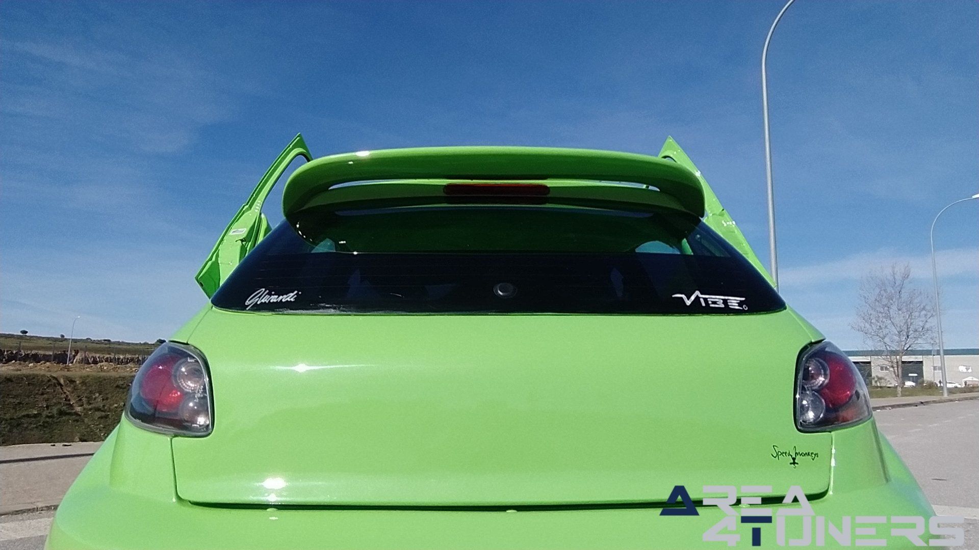 Imagen reportaje coche Tuning Peugeot 206 Mantis Imagen perteneciente al reportaje sobre coche Tuning, de la revista Area4tuners sobre un Peugeot 206