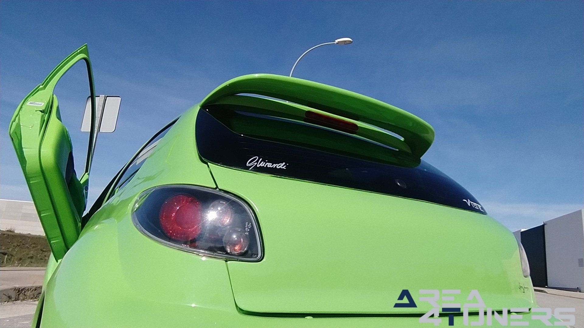 Imagen reportaje coche Tuning Peugeot 206 Mantis Imagen perteneciente al reportaje sobre coche Tuning, de la revista Area4tuners sobre un Peugeot 206