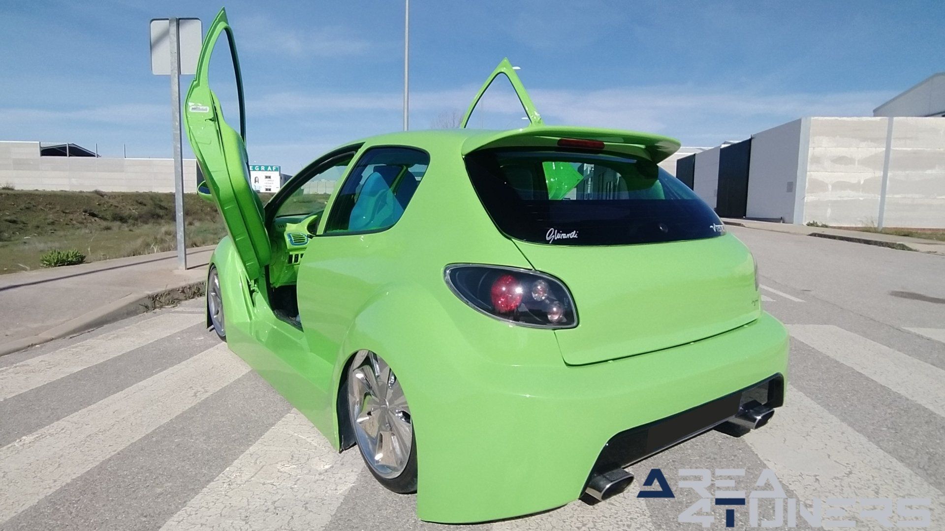 Imagen reportaje coche Tuning Peugeot 206 Mantis Imagen perteneciente al reportaje sobre coche Tuning, de la revista Area4tuners sobre un Peugeot 206