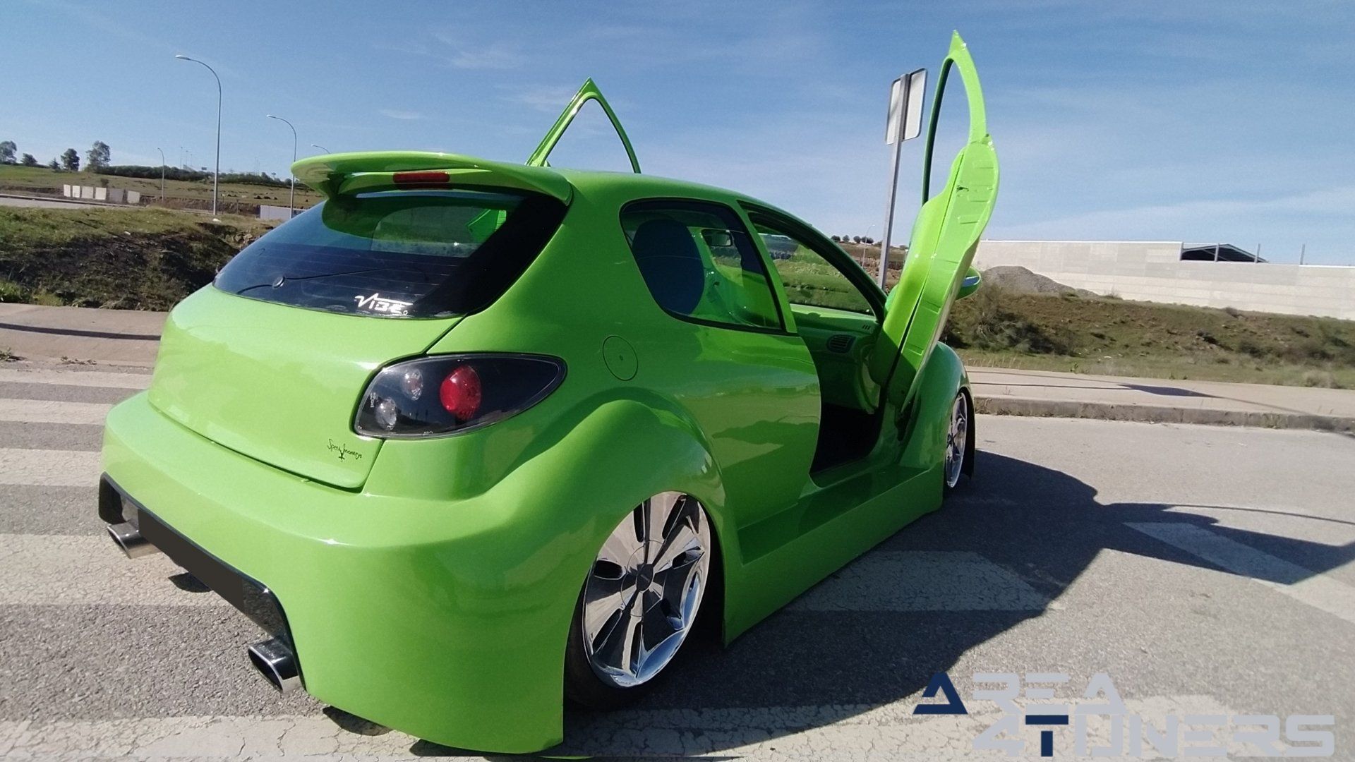 Imagen reportaje coche Tuning Peugeot 206 Mantis Imagen perteneciente al reportaje sobre coche Tuning, de la revista Area4tuners sobre un Peugeot 206