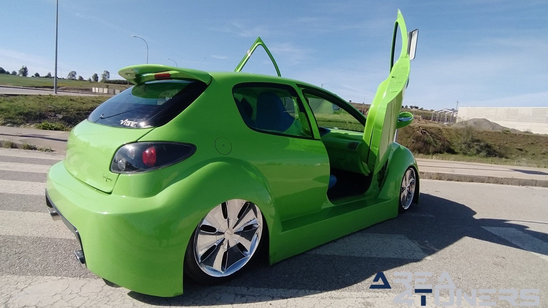 Imagen reportaje coche Tuning Peugeot 206 Mantis Imagen perteneciente al reportaje sobre coche Tuning, de la revista Area4tuners sobre un Peugeot 206