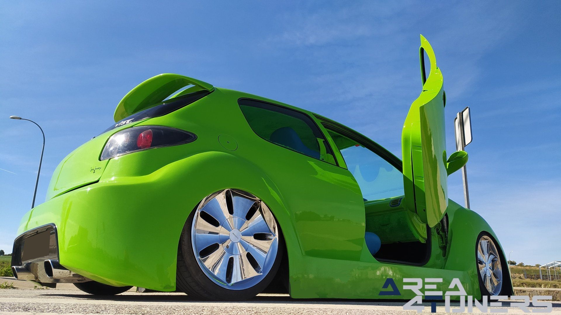 Imagen reportaje coche Tuning Peugeot 206 Mantis Imagen perteneciente al reportaje sobre coche Tuning, de la revista Area4tuners sobre un Peugeot 206