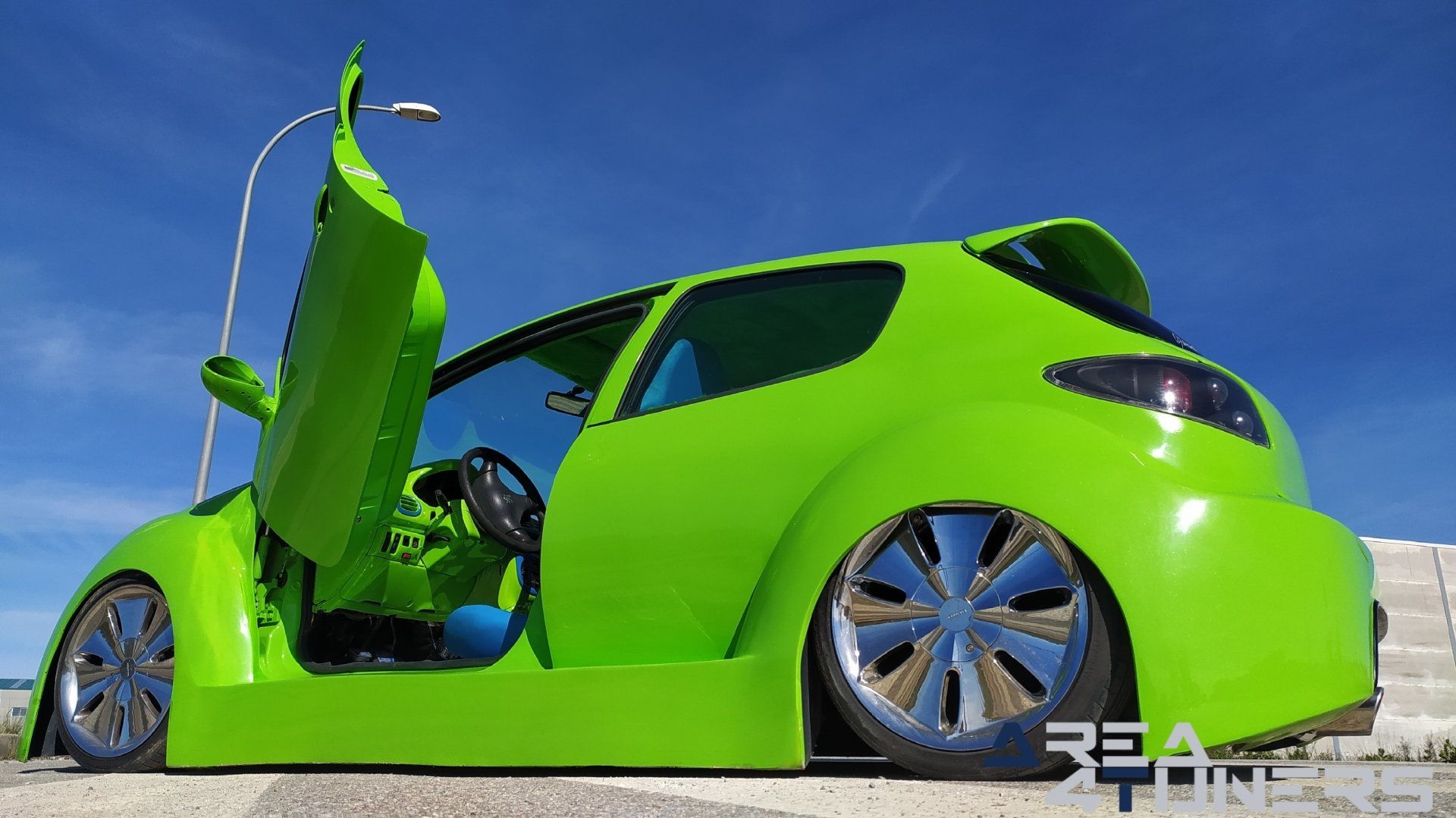 Imagen reportaje coche Tuning Peugeot 206 Mantis Imagen perteneciente al reportaje sobre coche Tuning, de la revista Area4tuners sobre un Peugeot 206