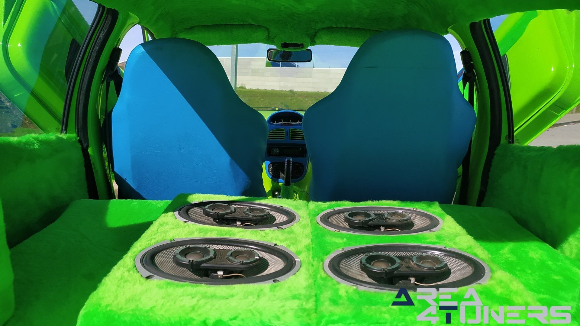 Imagen reportaje coche Tuning Peugeot 206 Mantis Imagen perteneciente al reportaje sobre coche Tuning, de la revista Area4tuners sobre un Peugeot 206