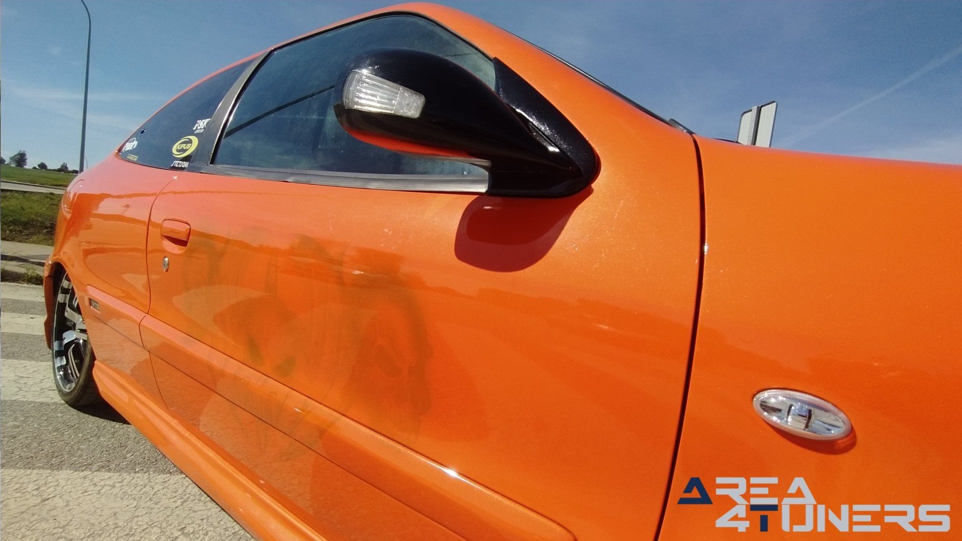 Imagen reportaje coche Tuning Citroën Xsara La Naranja Calavera DJ Imagen perteneciente al reportaje sobre coche Tuning, de la revista Area4tuners sobre un Citroën Xsara