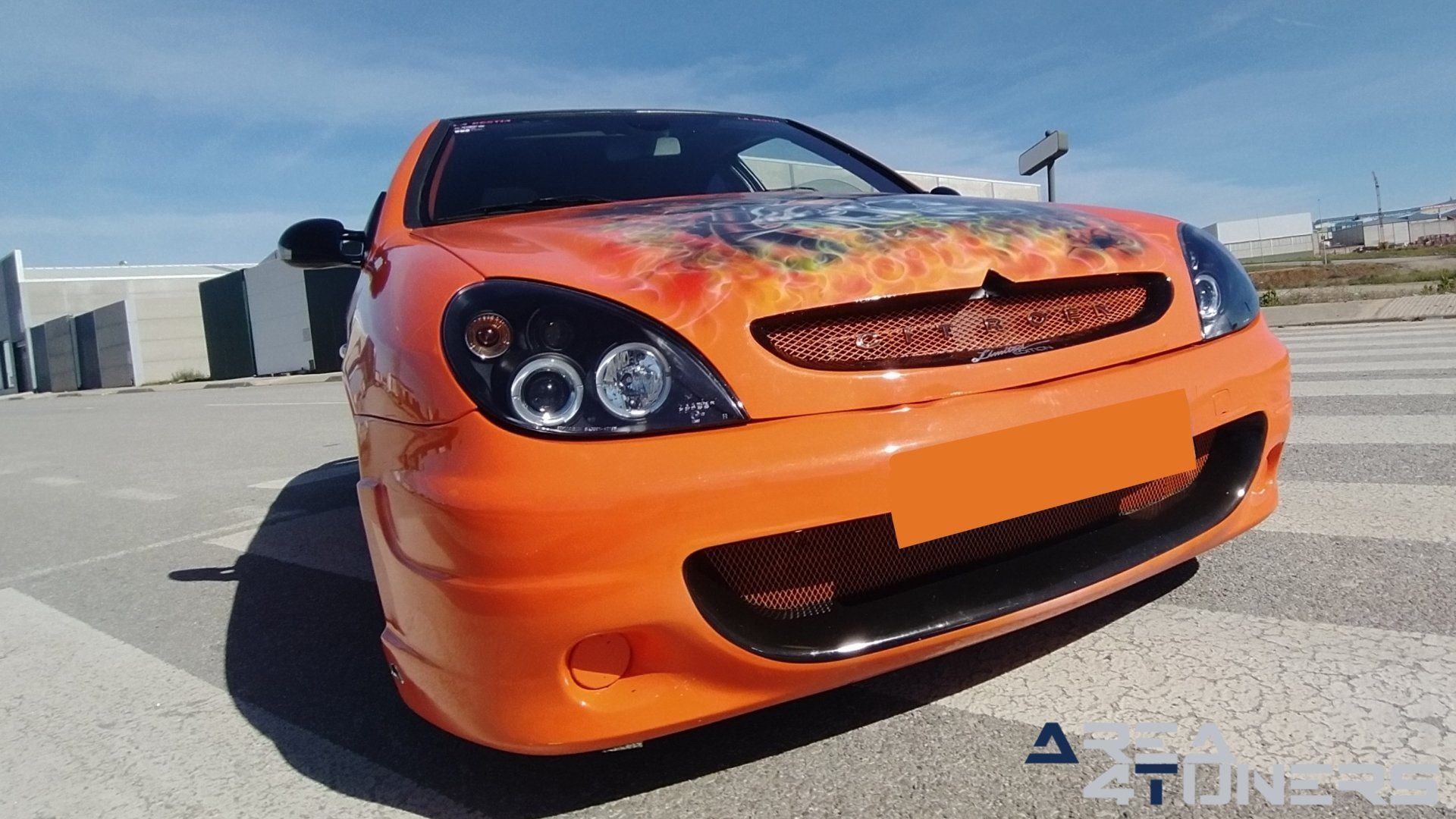Imagen reportaje coche Tuning Citroën Xsara La Naranja Calavera DJ Imagen perteneciente al reportaje sobre coche Tuning, de la revista Area4tuners sobre un Citroën Xsara