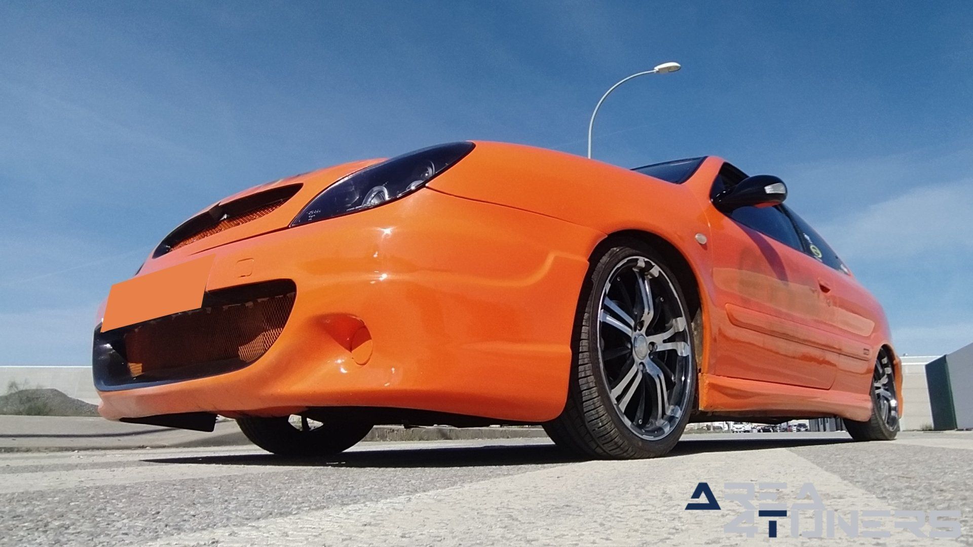 Imagen reportaje coche Tuning Citroën Xsara La Naranja Calavera DJ Imagen perteneciente al reportaje sobre coche Tuning, de la revista Area4tuners sobre un Citroën Xsara